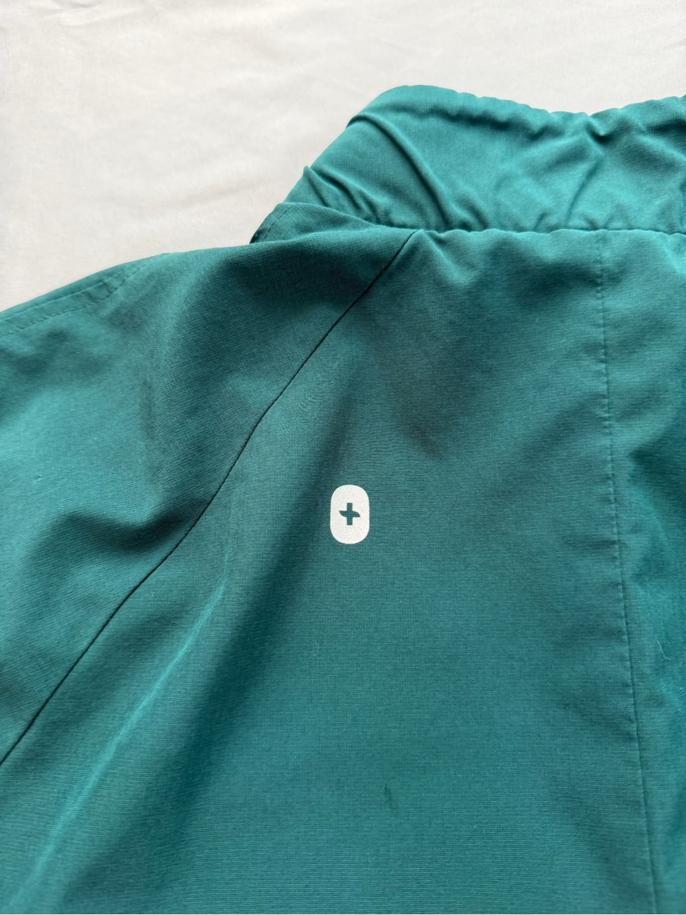 Figs Women's Amazon Green Sydney Full-Zip Bomber Scrub Jacket - Picture 6 of 9